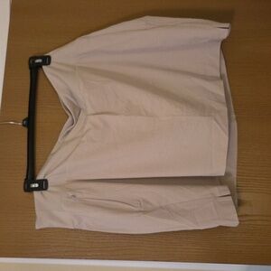 Athleta NWT Soho skort In a Beautiful Neutral Color